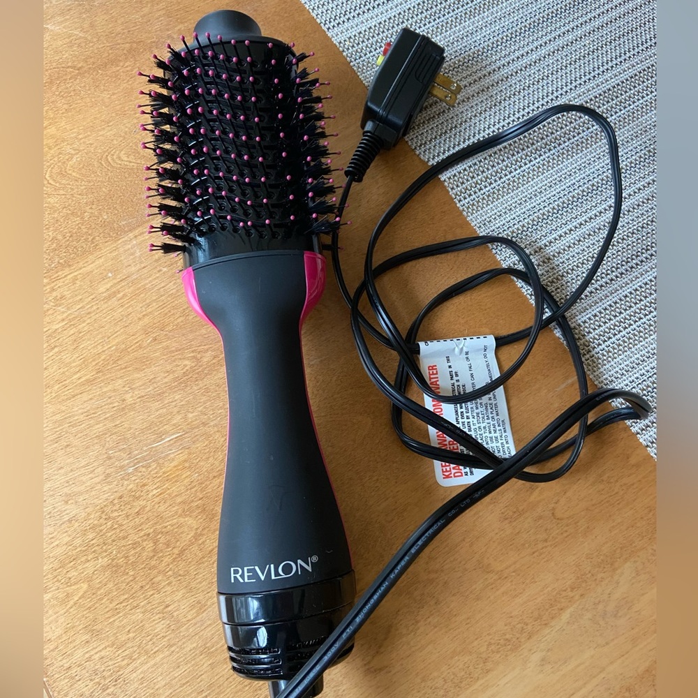 Revlon Salon One-Step Hair Dryer and Volumizer Hot Air Brush